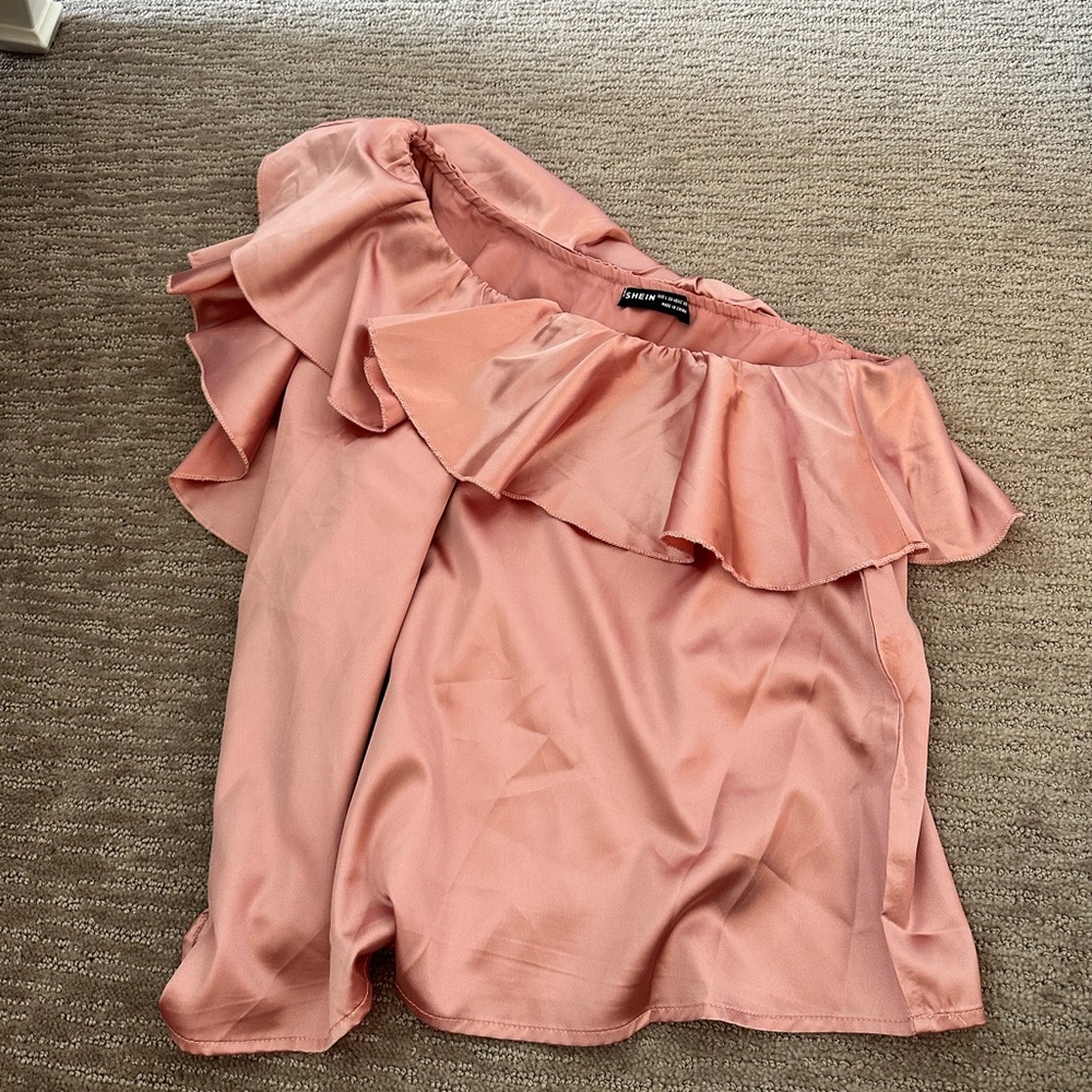 Shein size L silk one sleeve